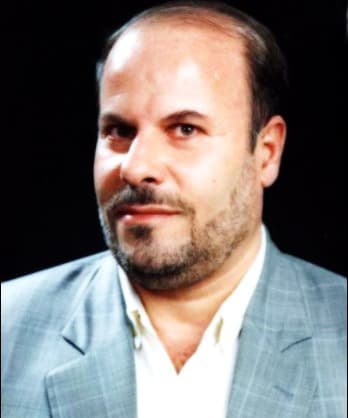 بالكوفة يجمع مرقدك