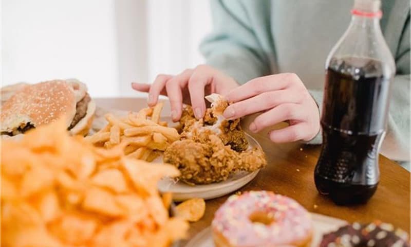 أطعمة صحية تضر صحة أسرتك لن تتوقعيها أبدًا