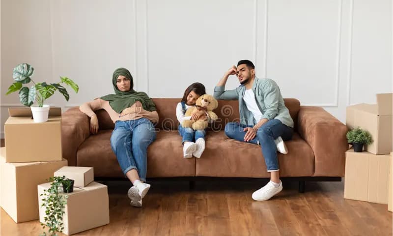 لماذا نعاني من الوحدة رغم عيشنا بين أهلنا؟ الأسباب العميقة والحلول الواقعية